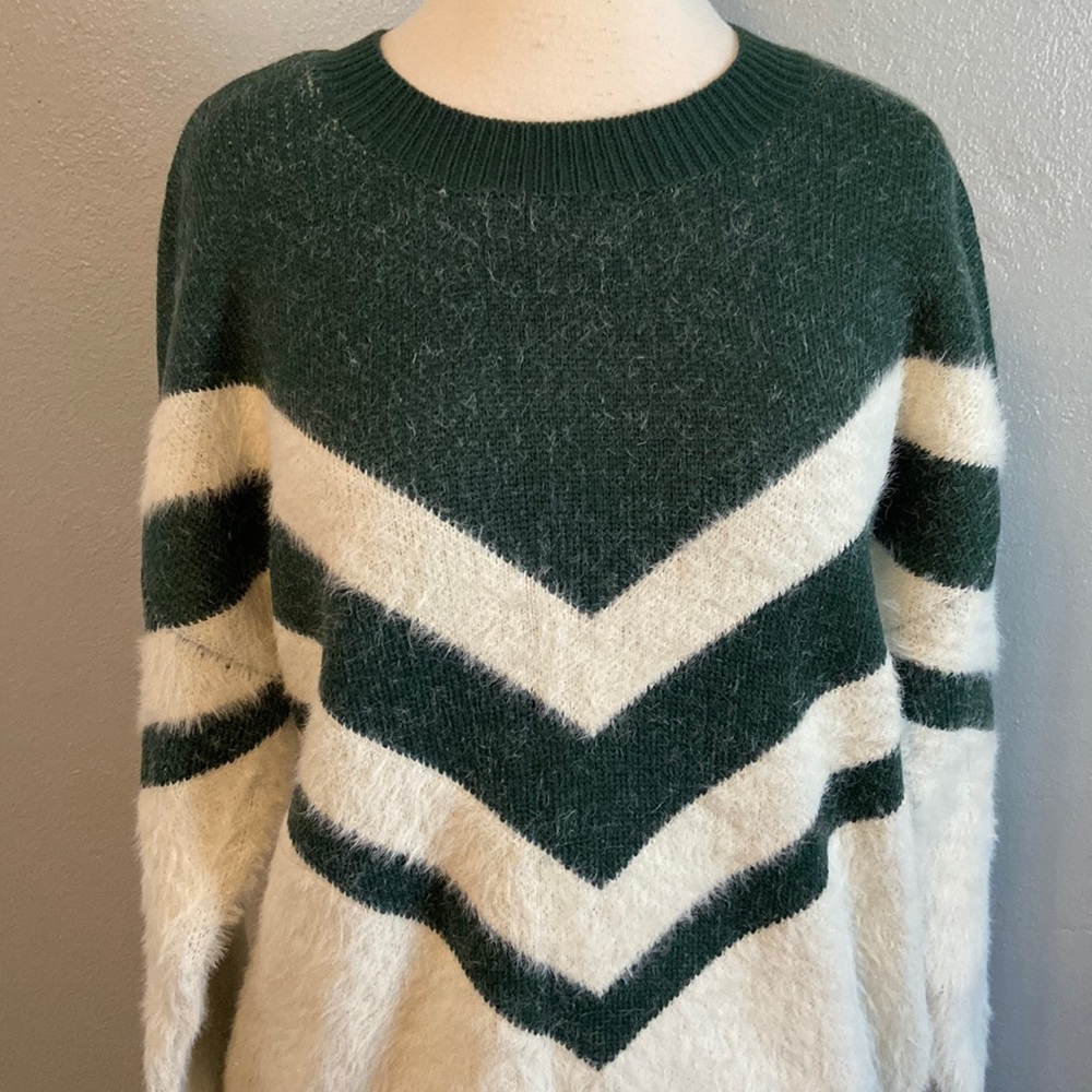 NWT Entro Long Sleeve Crew Neck Sweater Green Cream M
